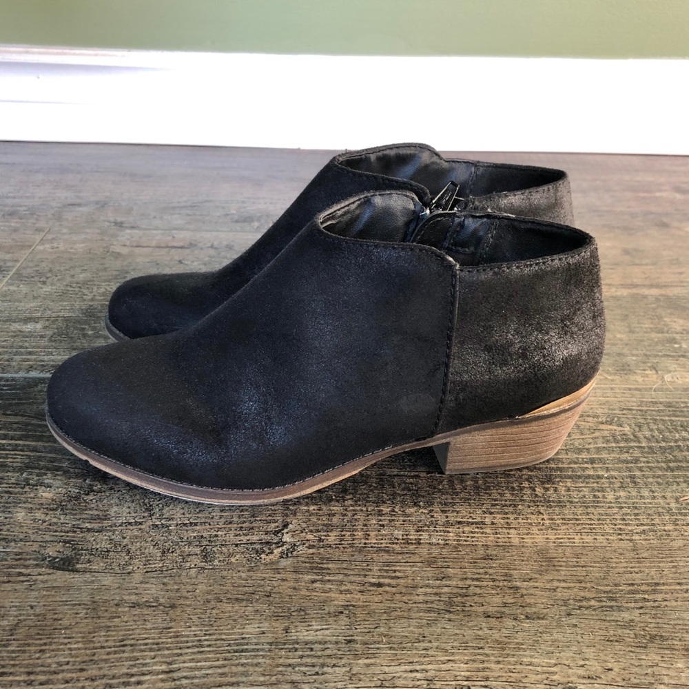 *2/20$* Lightly used ankle boots
